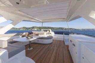 Luxury yacht Ferretti 870 - Exterior-001